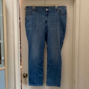 Lee Plus Reg. Fit Straight Leg Mid-Rise Jeans 22W